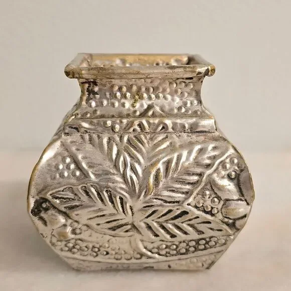 Vintage Grapes Leaves Embossed Metal Vase Planter? - Picture 2 of 8